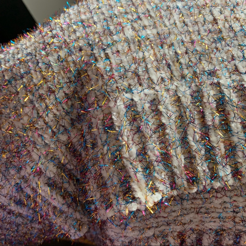 Cropped Sweater - Picture 3 of 5